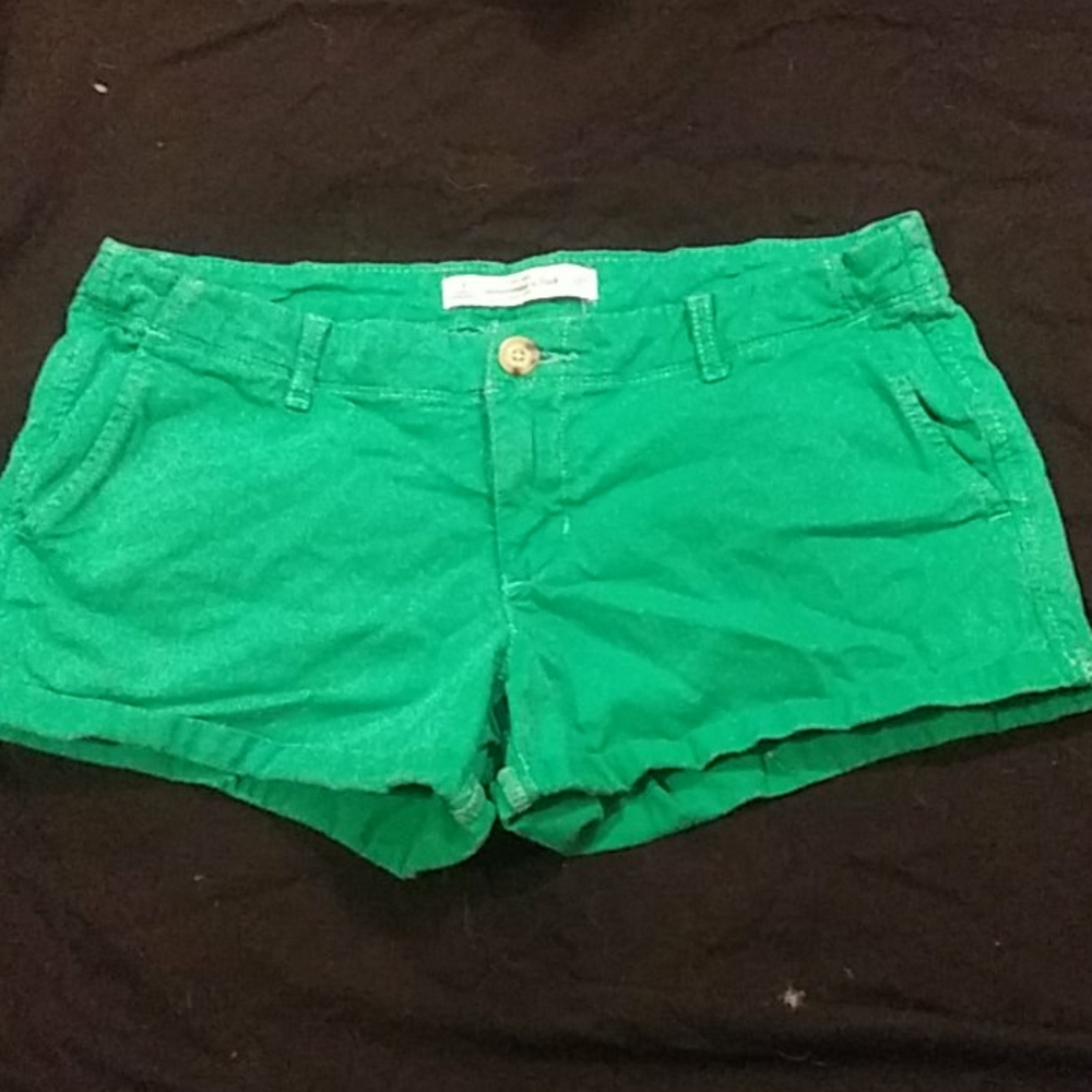 💚Green Abercrombie and Fitch Shorts💚